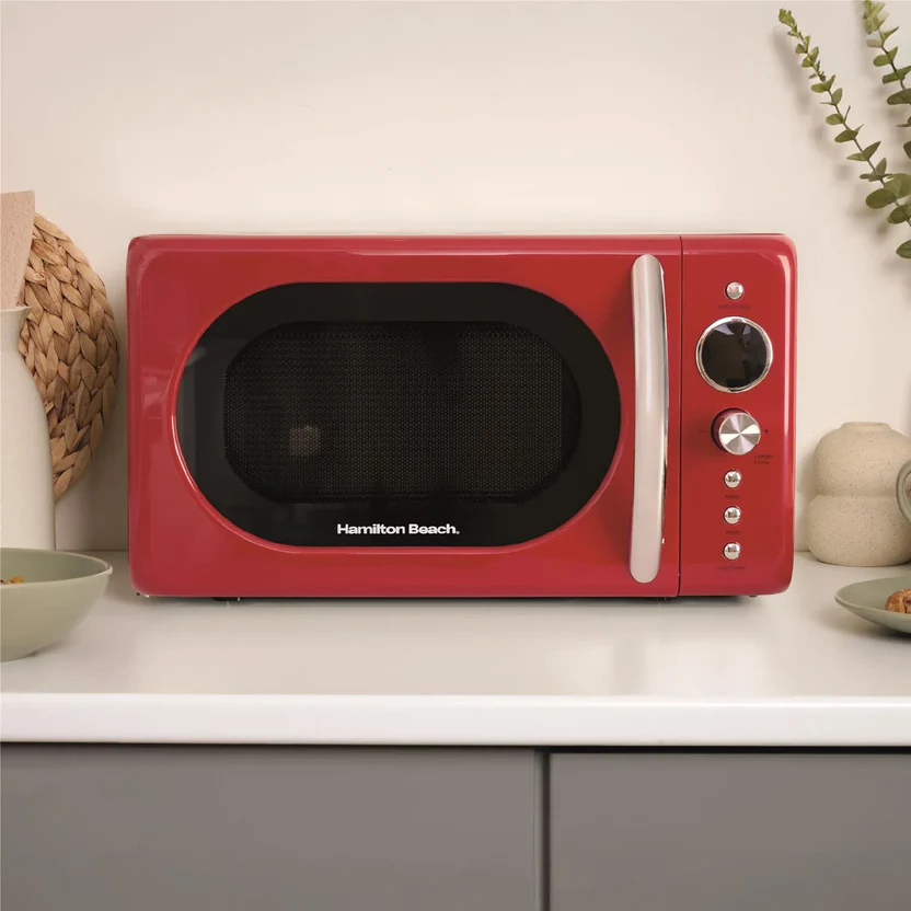 Hamilton Beach Retro Microwave - Red 20L Hamilton Beach Retro Microwave - Red 20L