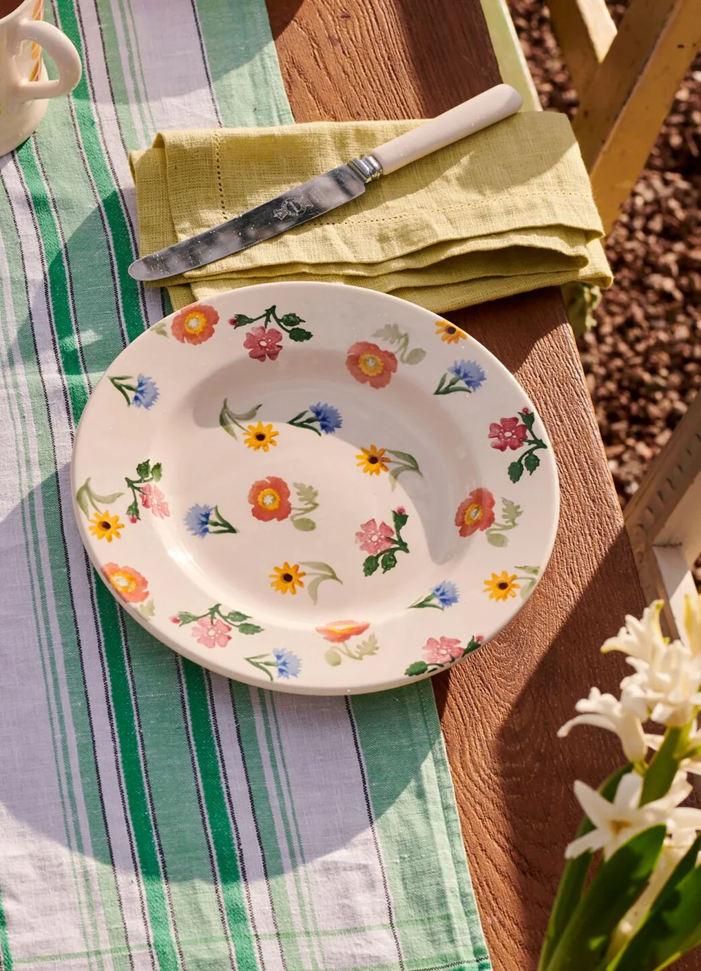 Emma Bridgewater Poppies & Pinks Medium Dinner Plate 8.5 Inch Emma Bridgewater Poppies & Pinks Medium Dinner Plate 8.5 Inch