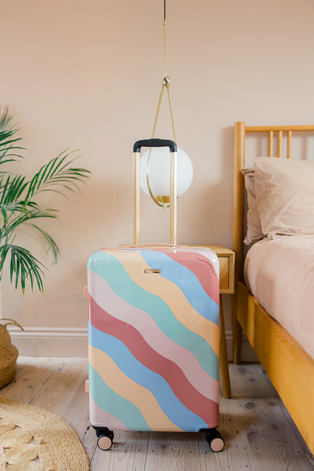 Yvonne Ellen Wobble Stripe Medium Trolley Case 4 Wheels Yvonne Ellen Wobble Stripe Medium Trolley Case 4 Wheels