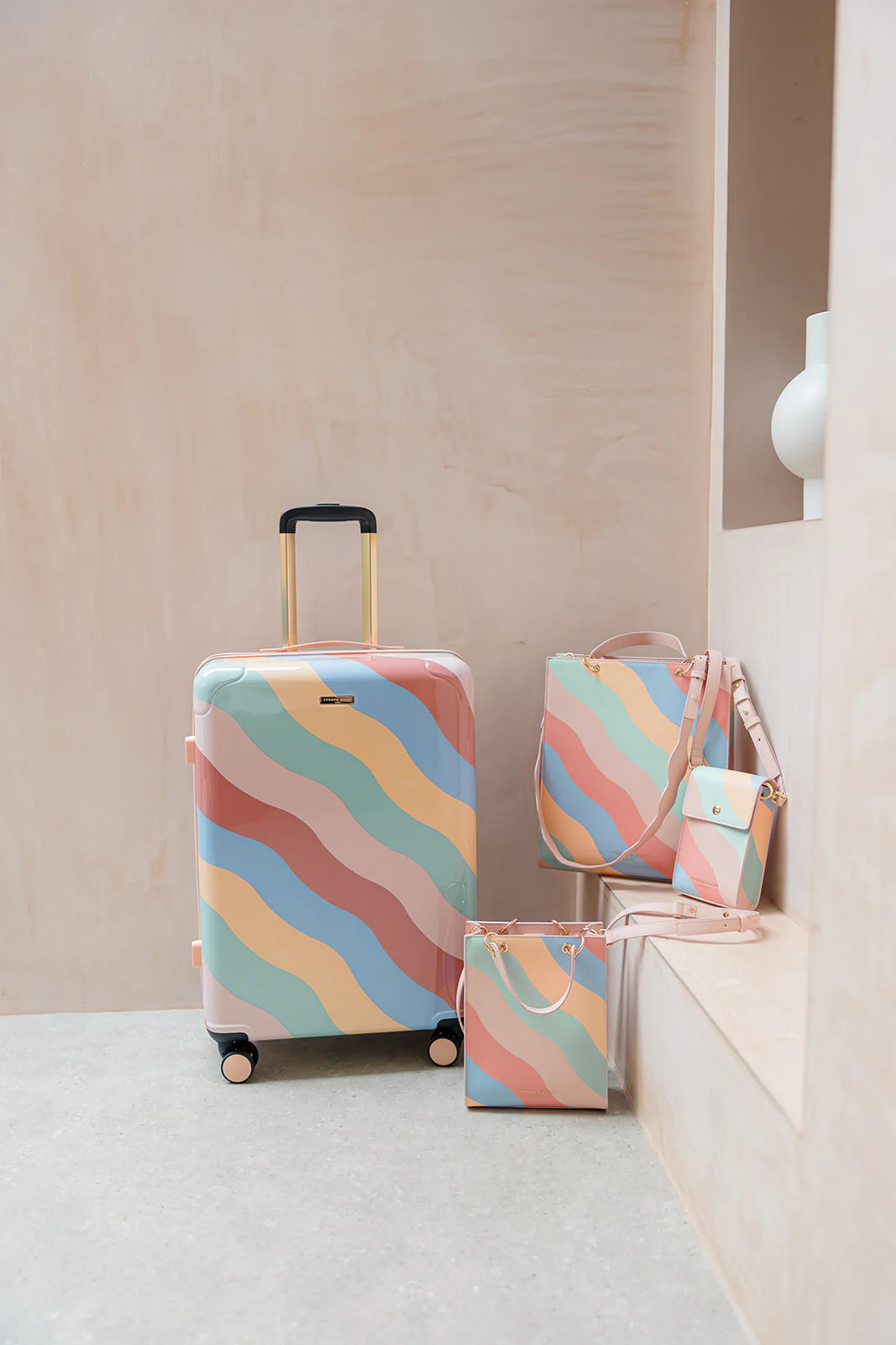 Yvonne Ellen Wobble Stripe Medium Trolley Case 4 Wheels Yvonne Ellen Wobble Stripe Medium Trolley Case 4 Wheels