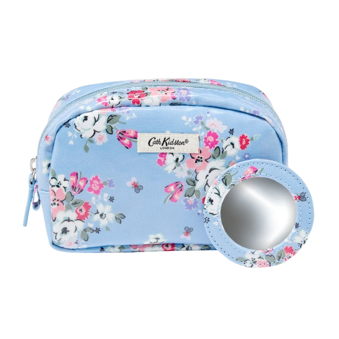 Cosmetics / Wash Bags 