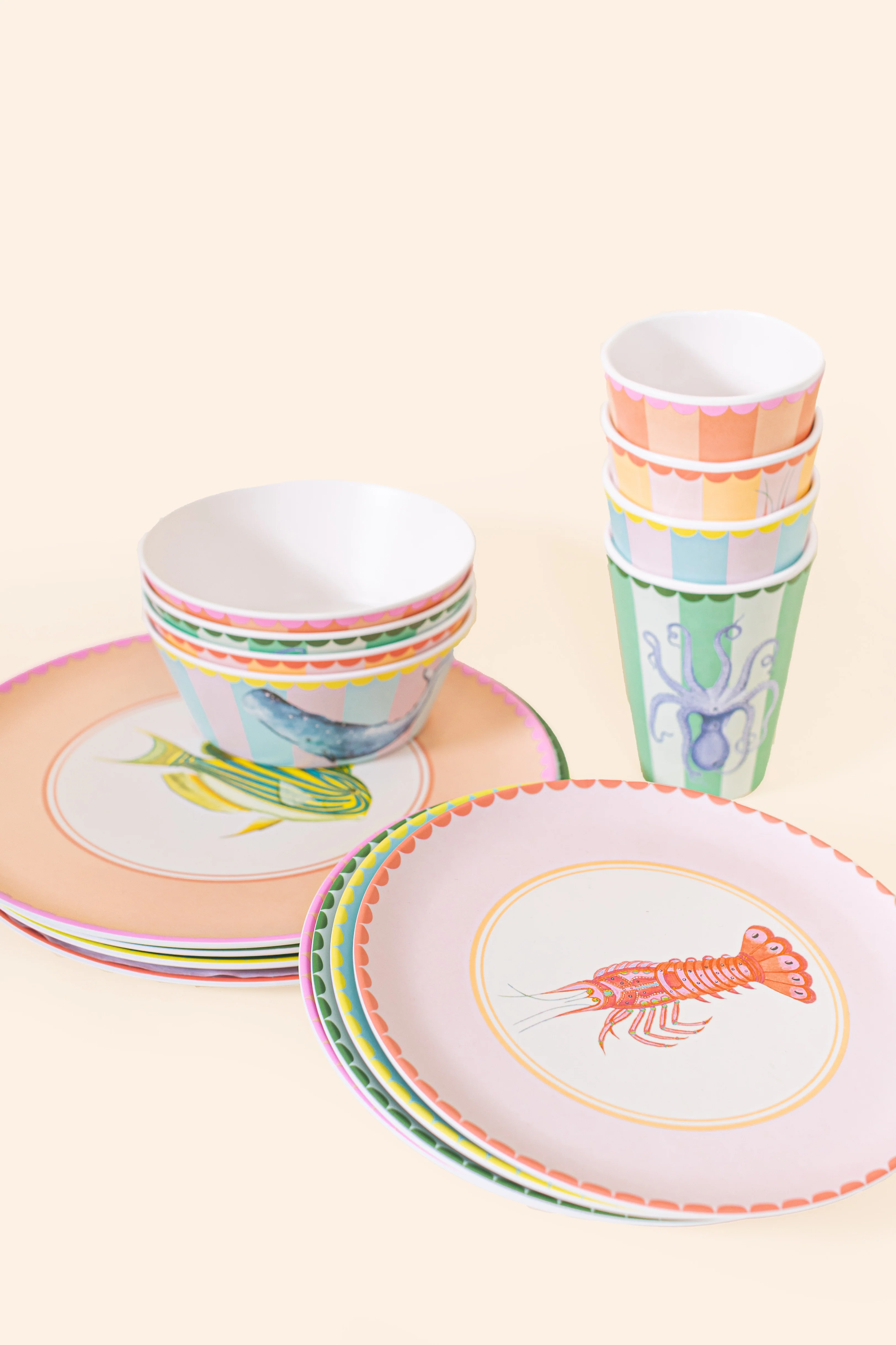 Yvonne Ellen Melamine Dinner Picnic Plates - Set of 4