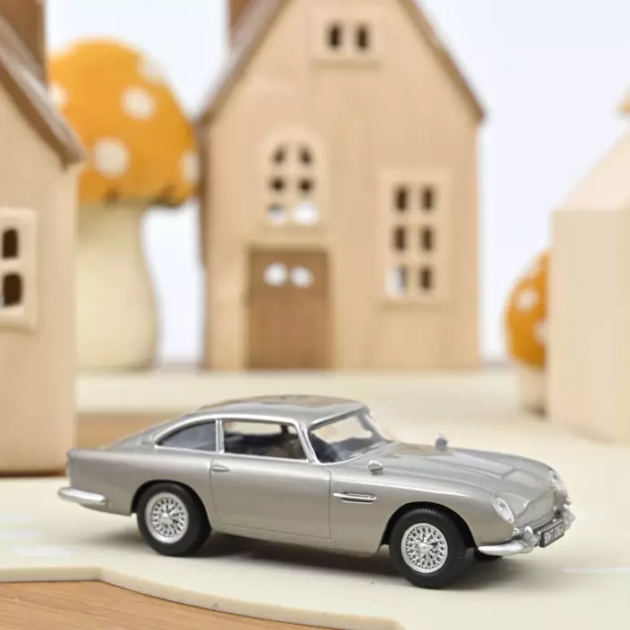 Norev Aston Martin DB5 1963 Silver Birch Jet Car 1:43