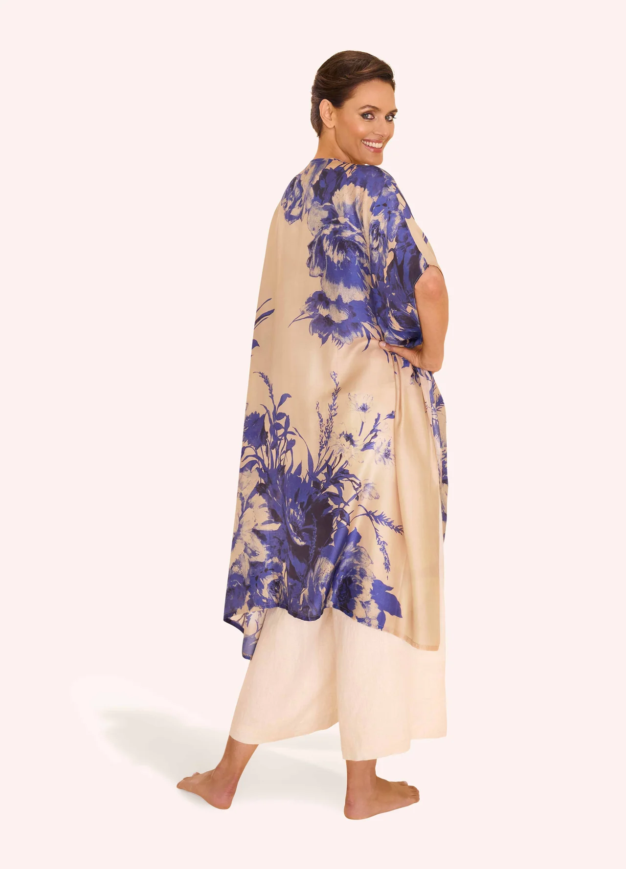 Powder Beach Wrap Around - China Blue Blooms