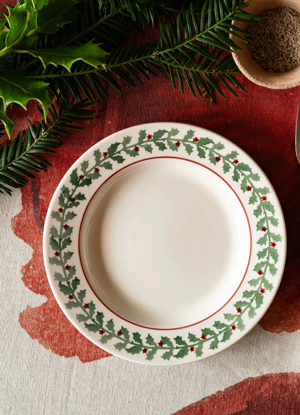 Emma Bridgewater Tiny Holly Small Side Plate 6.5 Inch Emma Bridgewater Tiny Holly Small Side Plate 6.5 Inch