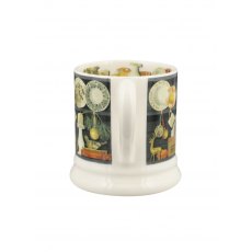 Emma Bridgewater Christmas Dresser 1/2 Pint Mug Emma Bridgewater Christmas Dresser 1/2 Pint Mug