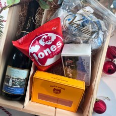 Portmeirion Champagne & Treats Hamper Box Portmeirion Champagne & Treats Hamper Box