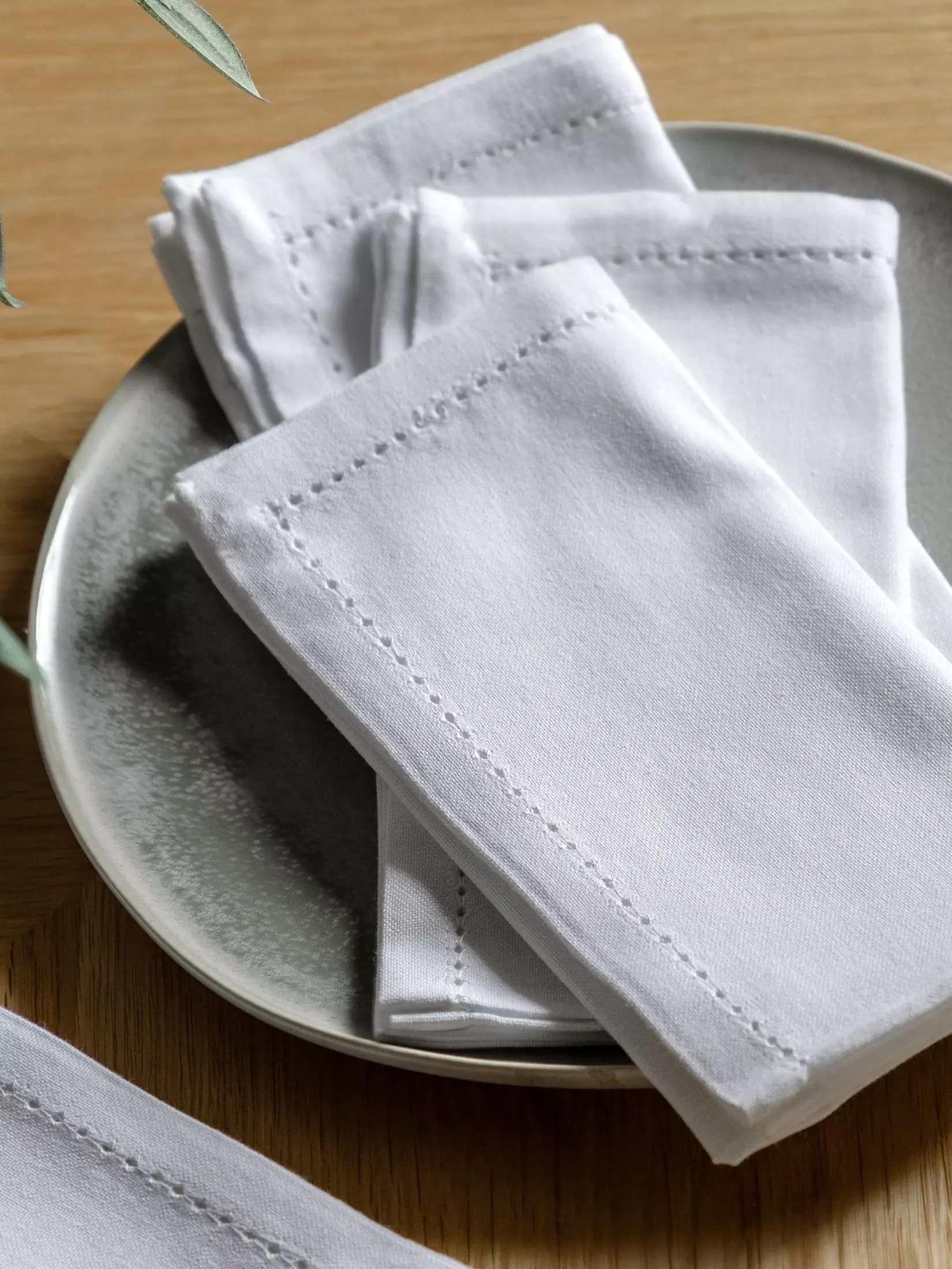 White Classic Napkins 4pk White Classic Napkins 4pk