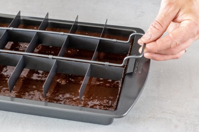 Chicago metallic hotsell brownie pan