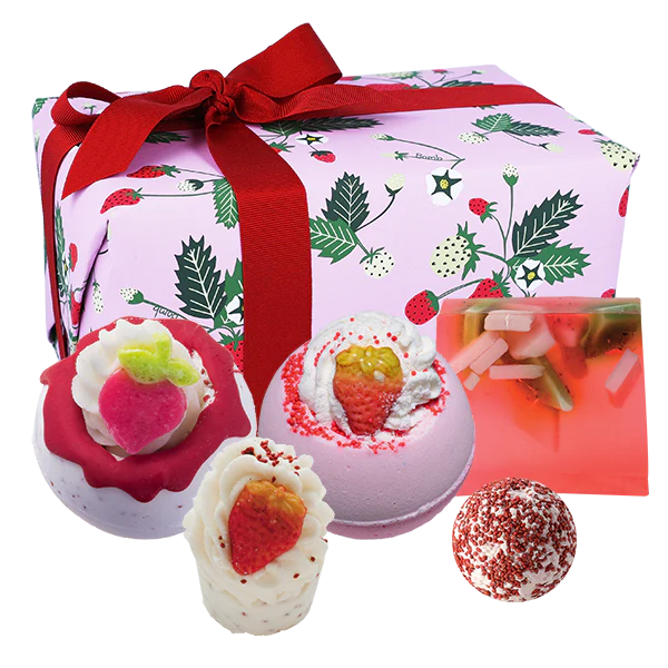 Bomb Cosmetics Strawberry Feels Forever Gift Pack