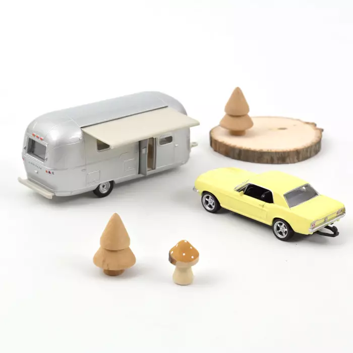 Norev Ford Mustang 1968 Yellow & Airstream Caravan Jet Car 1:43