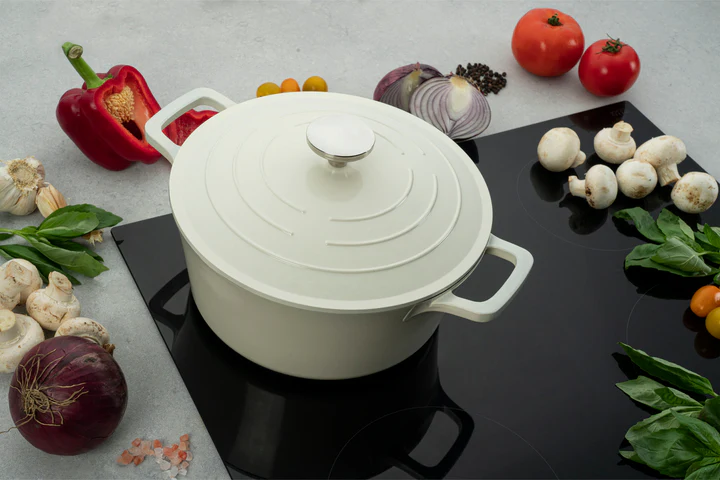 Grunwerg Commichef Cast Aluminium Round Casserole - Cream