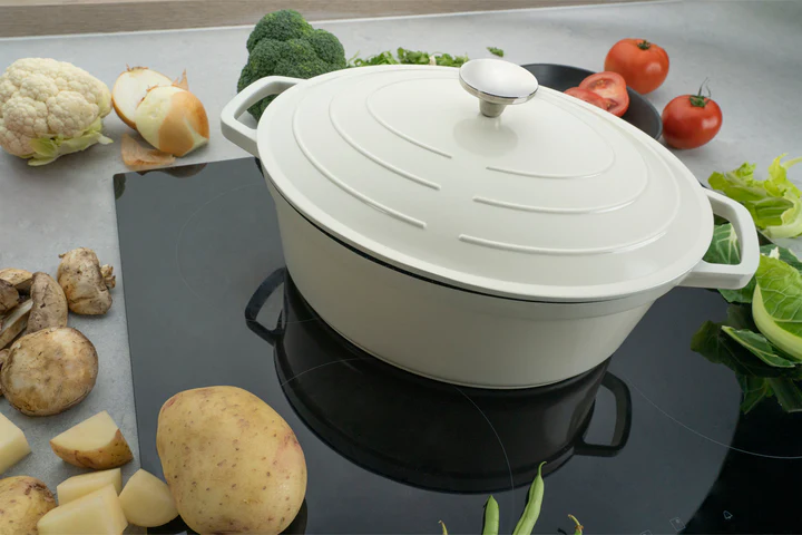 Grunwerg Commichef Cast Aluminium 32cm Oval Casserole - Cream